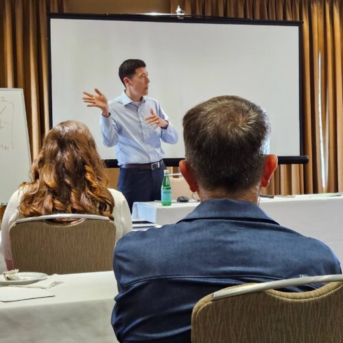 Michael Neuendorff teaching at a seminar.